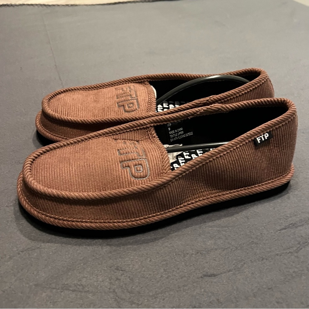 Ftp slippers brown brand new sz 9